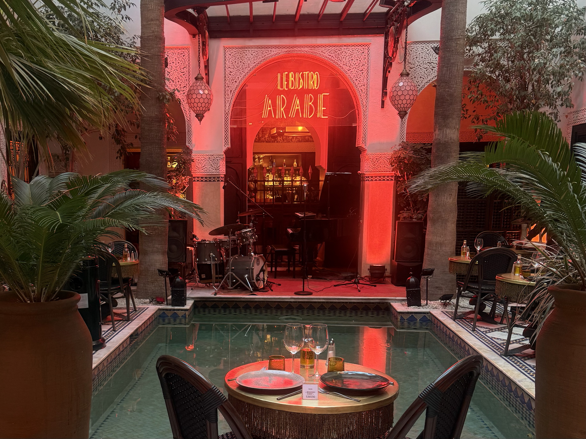 Le Bistro Arabe riad setting with red eneo light